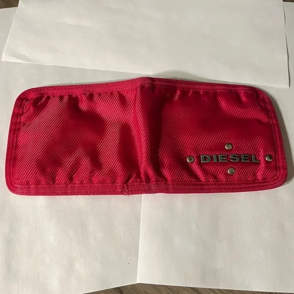 Diesel Fuchsia Wallet - Picture 4 of 13